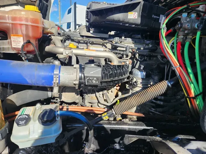 2021 FREIGHTLINER Cascadia 126238aaee435d728bbe7eeae3e4e71f445