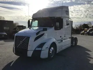 2021 VOLVO VNL760