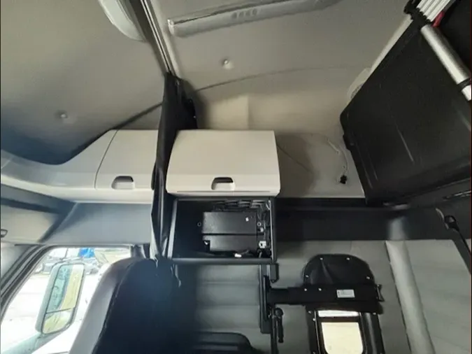 2022 Freightliner Cascadia 126
