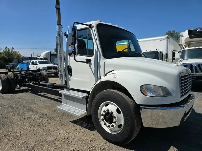 2017 FREIGHTLINER/MERCEDES M2 106