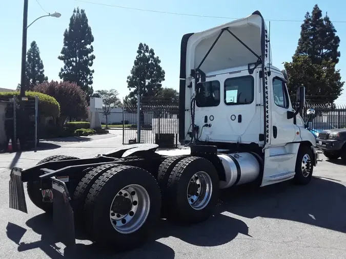 2019 FREIGHTLINER/MERCEDES CASCADIA 125239136efacebca5f54d9e3e18aeed64f