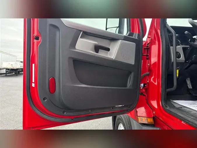 2022 FREIGHTLINER CA126