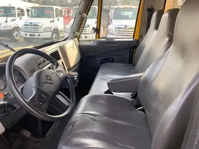 2018 International 4300-4X2