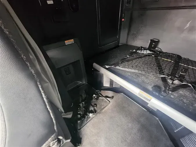 2023 KENWORTH T680