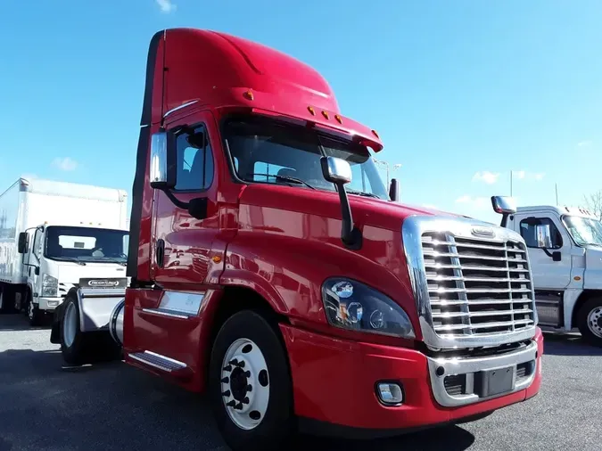 2016 FREIGHTLINER/MERCEDES CASCADIA 125