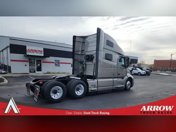 2022 VOLVO VNL760