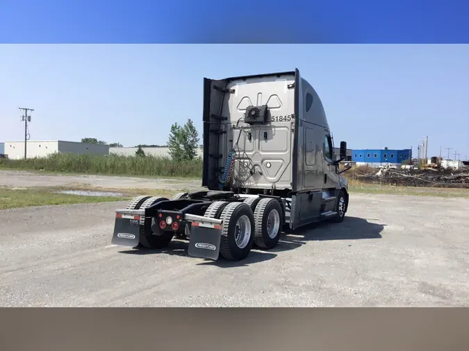 2021 Freightliner Cascadia 126