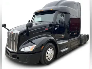 2023 Peterbilt 579