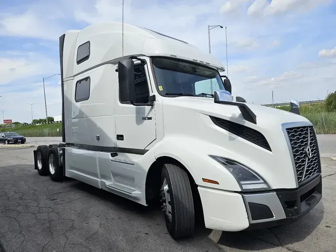2023 VOLVO VNL64T860