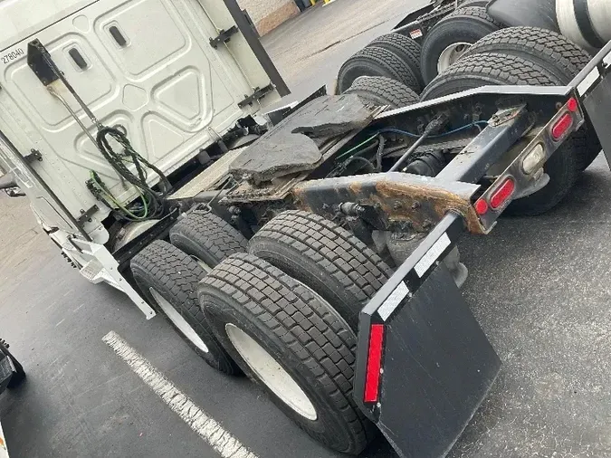 2018 FREIGHTLINER T12664ST
