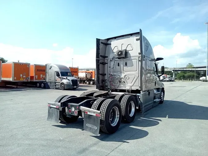 2023 Freightliner Cascadia 126
