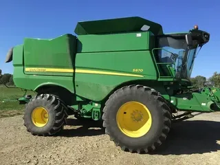 2016 John Deere S670