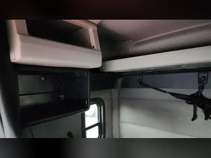 2021 FREIGHTLINER CA126
