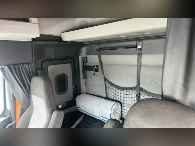 2021 Freightliner Cascadia 126