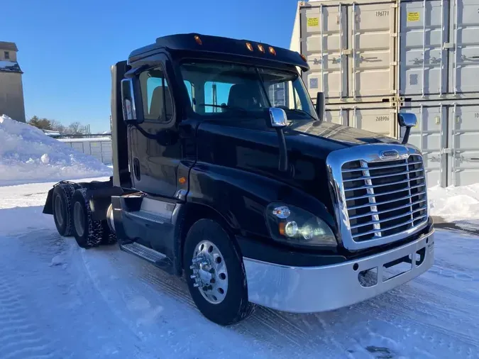 2016 FREIGHTLINER/MERCEDES CASCADIA 125