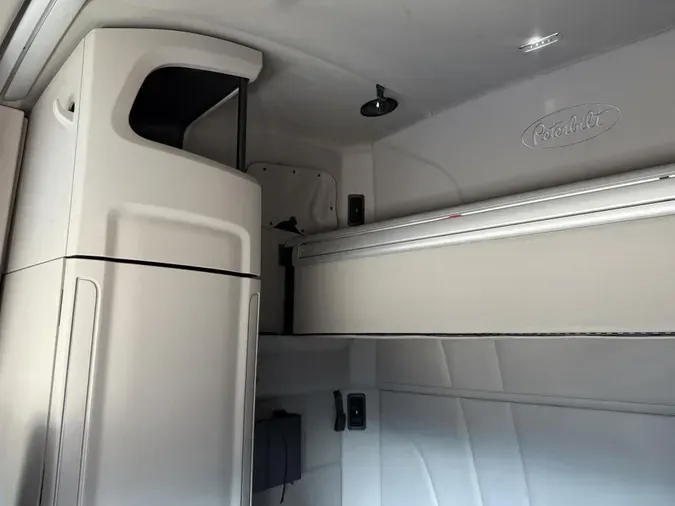 2022 Peterbilt 57923a7603596fb4de63adf4e356b80cf89