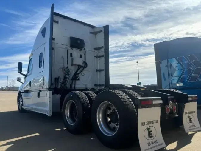 2020 Freightliner New Cascadia 126
