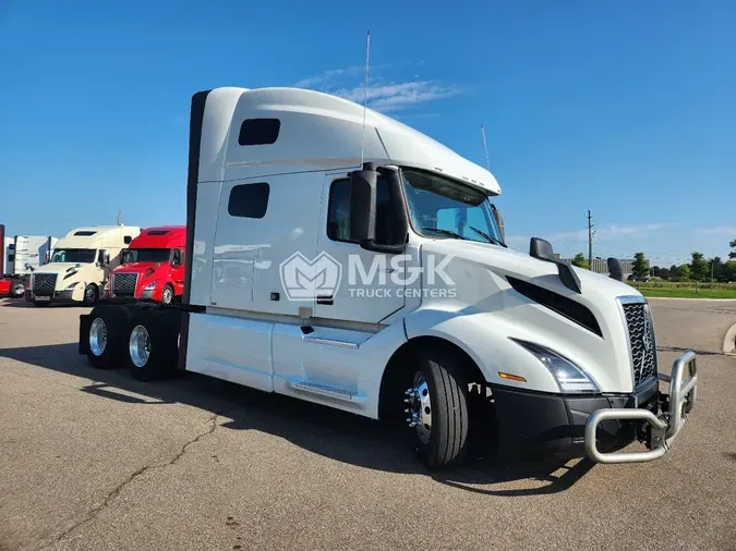 2023 VOLVO VNL64T760