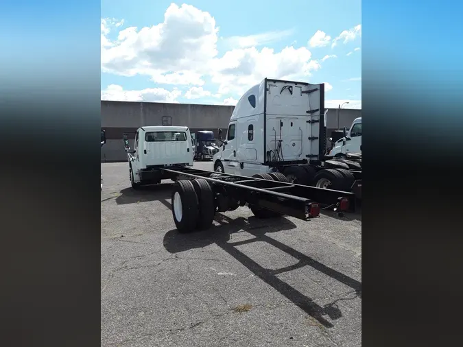 2019 FREIGHTLINER/MERCEDES M2 106