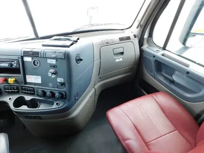 2019 Freightliner Cascadia 125