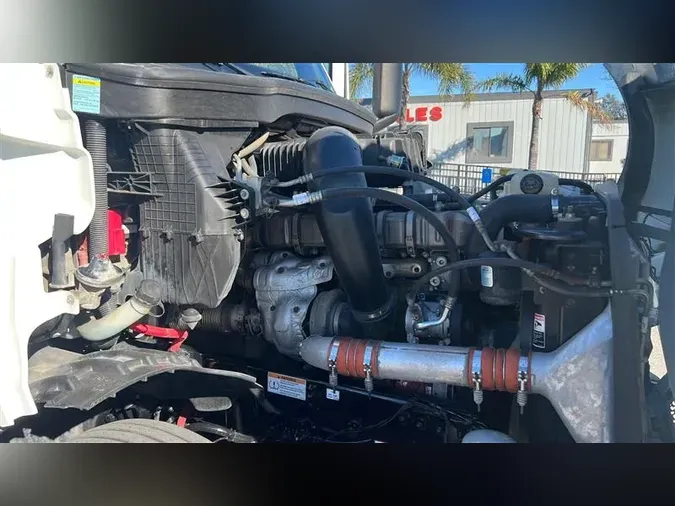 2021 FREIGHTLINER CA126