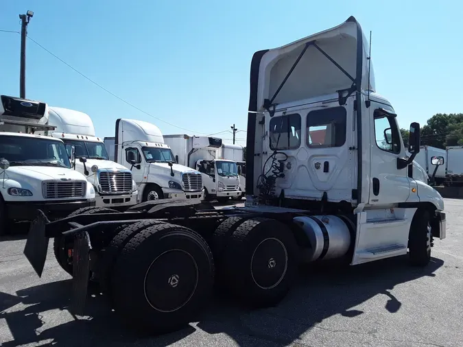 2018 FREIGHTLINER/MERCEDES CASCADIA 125