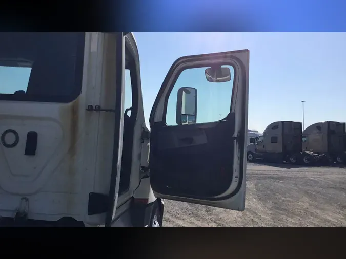2020 Freightliner Cascadia 126