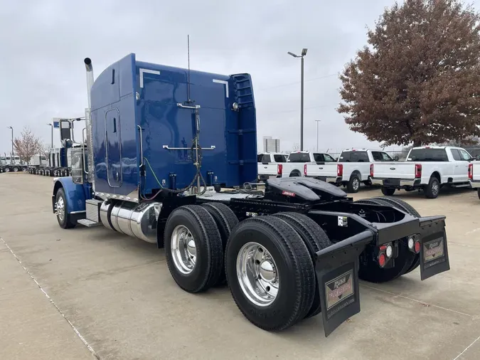 2023 Peterbilt 38923b8f8941267e1f67725c40224c1983f