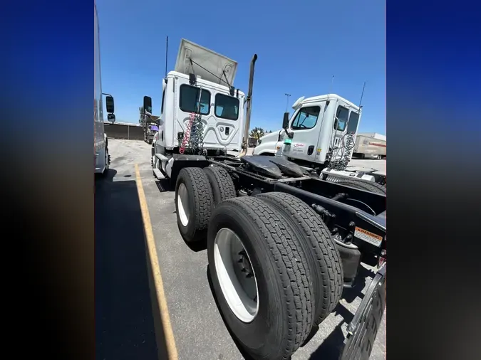 2017 FREIGHTLINER CASCADIA