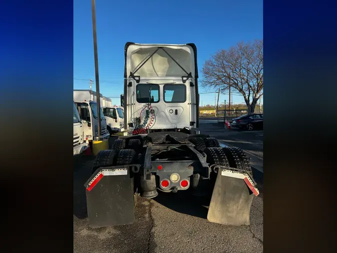 2020 FREIGHTLINER/MERCEDES CASCADIA 125