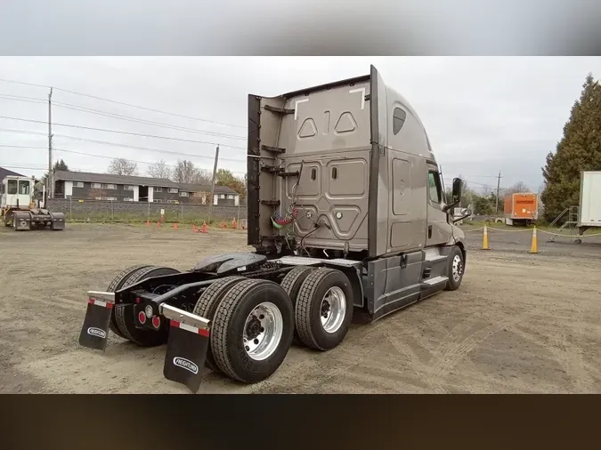 2024 Freightliner Cascadia 12623bcd8549952e3cef3818b472f85d847