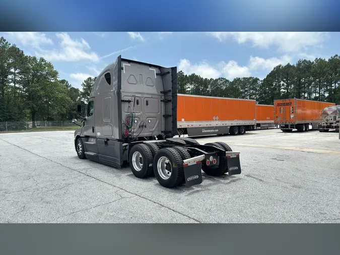 2024 Freightliner Cascadia