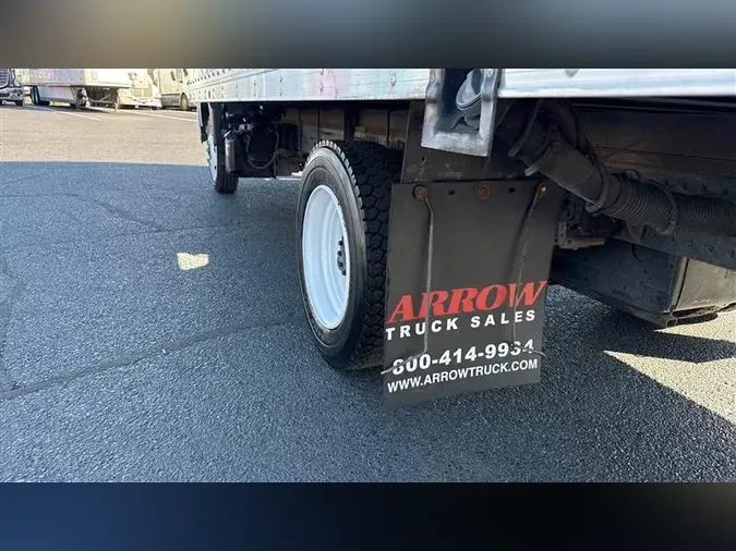 2019 HINO 195