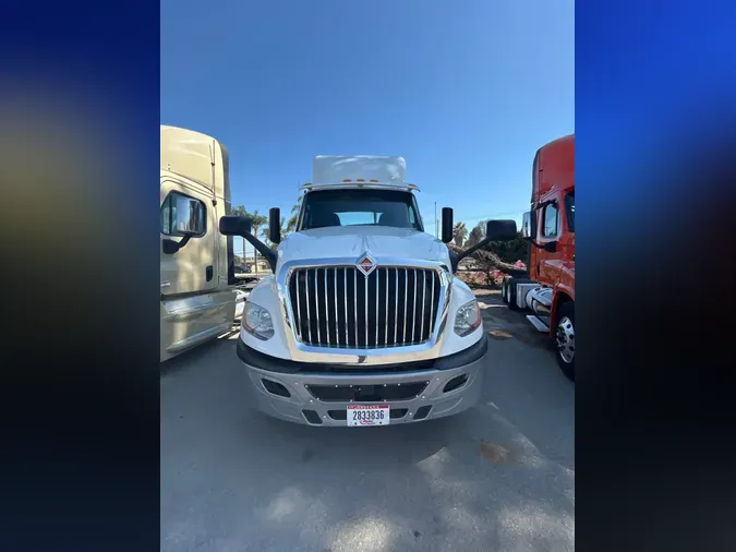 2019 NAVISTAR INTERNATIONAL LT625 DAYCAB T/A