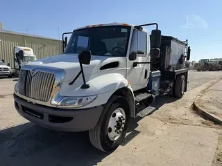 2018 INTERNATIONAL DURASTAR 4300