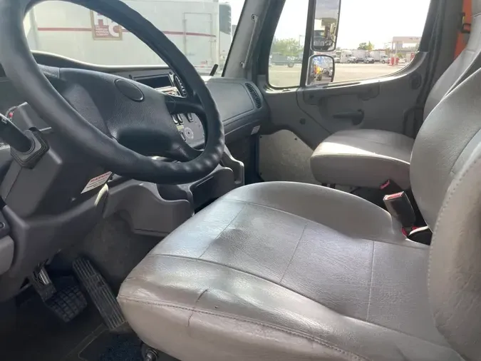 2018 FREIGHTLINER/MERCEDES M2 106