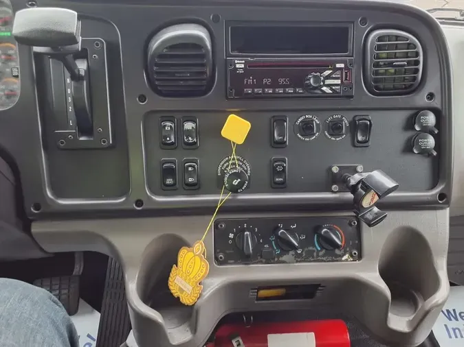 2018 FREIGHTLINER/MERCEDES M2 106