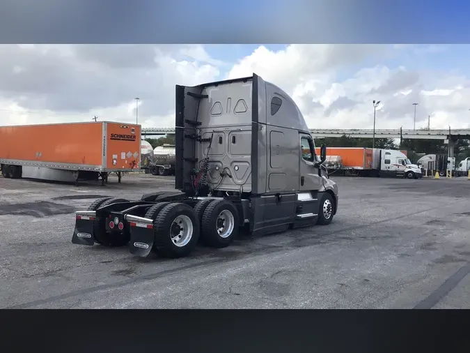 2024 Freightliner Cascadia 12623cee6a957aa8d0358894e613801028a