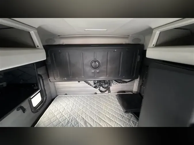 2019 FREIGHTLINER CA126