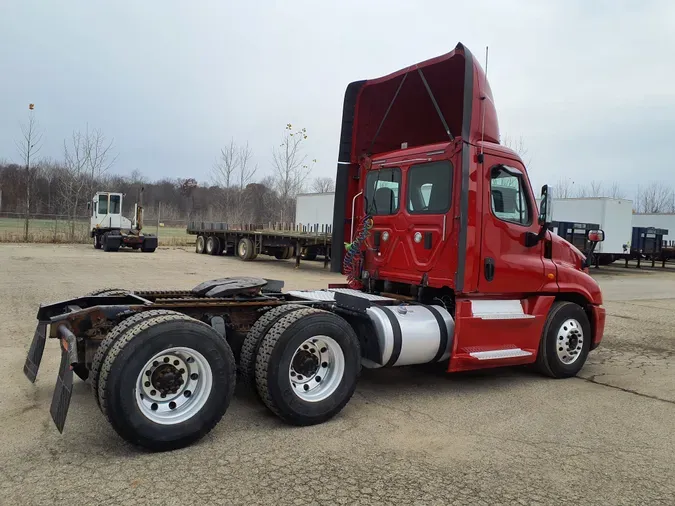 2014 FREIGHTLINER/MERCEDES CASCADIA 125