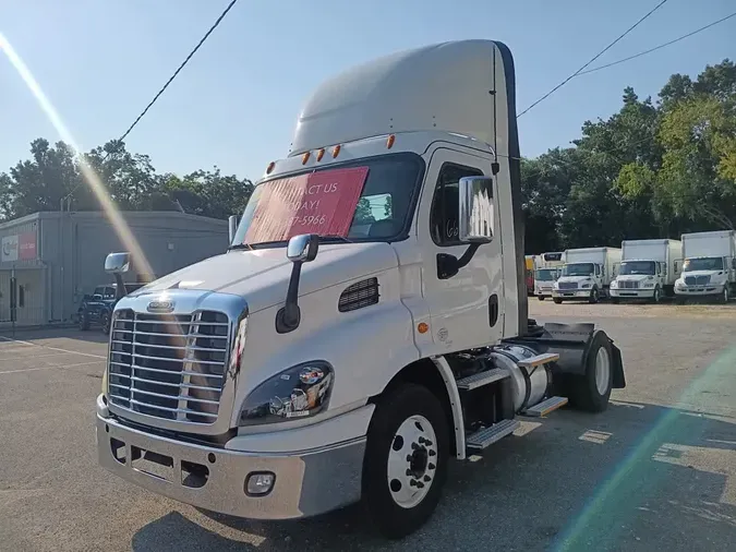 2017 FREIGHTLINER CASCADIA 113