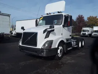 2018 VOLVO VNL64TRACTOR