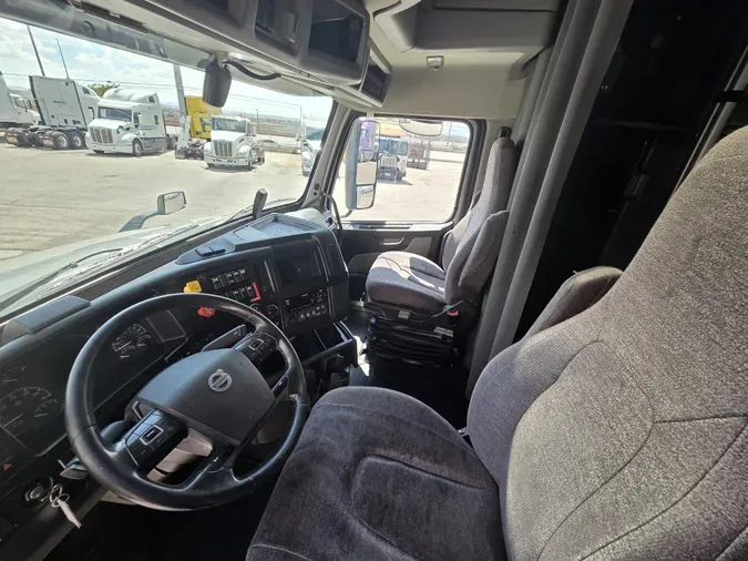2020 Volvo VNL64T860