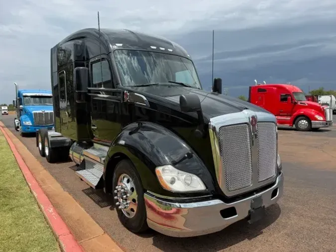2022 KENWORTH T68023e1cf52a836e2a1d00adf7311bc7564