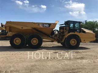 2019 Caterpillar 745