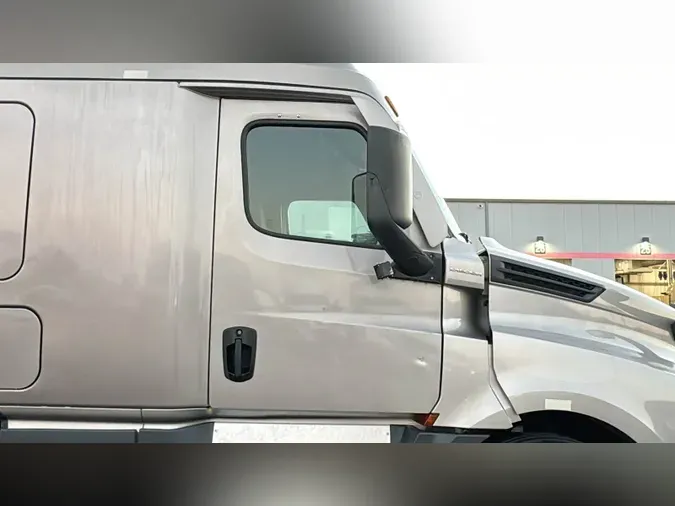 2024 Freightliner Cascadia 126