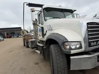 2008 MACK GRANITE GU713