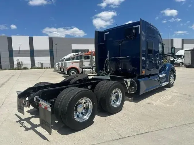 2022 Kenworth T68023ec4878d65a56644083dfb081975c10