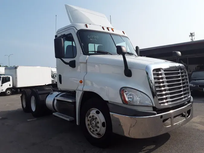 2015 FREIGHTLINER/MERCEDES CASCADIA 125