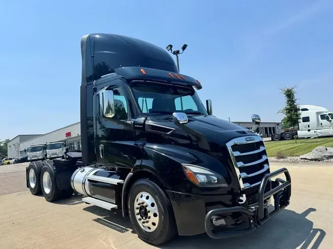 2020 Freightliner Cascadia